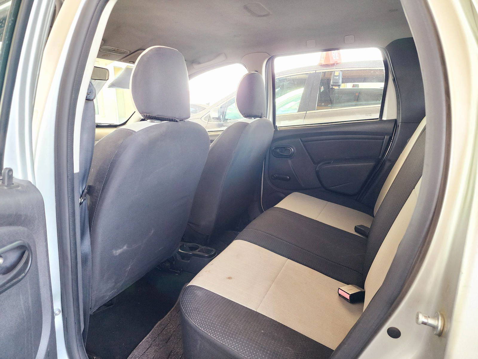 2015 RENAULT DUSTER — 211179 KM — Lot AXFA516518 — Souq - Marhaba Auctions Used Cars - Image 6