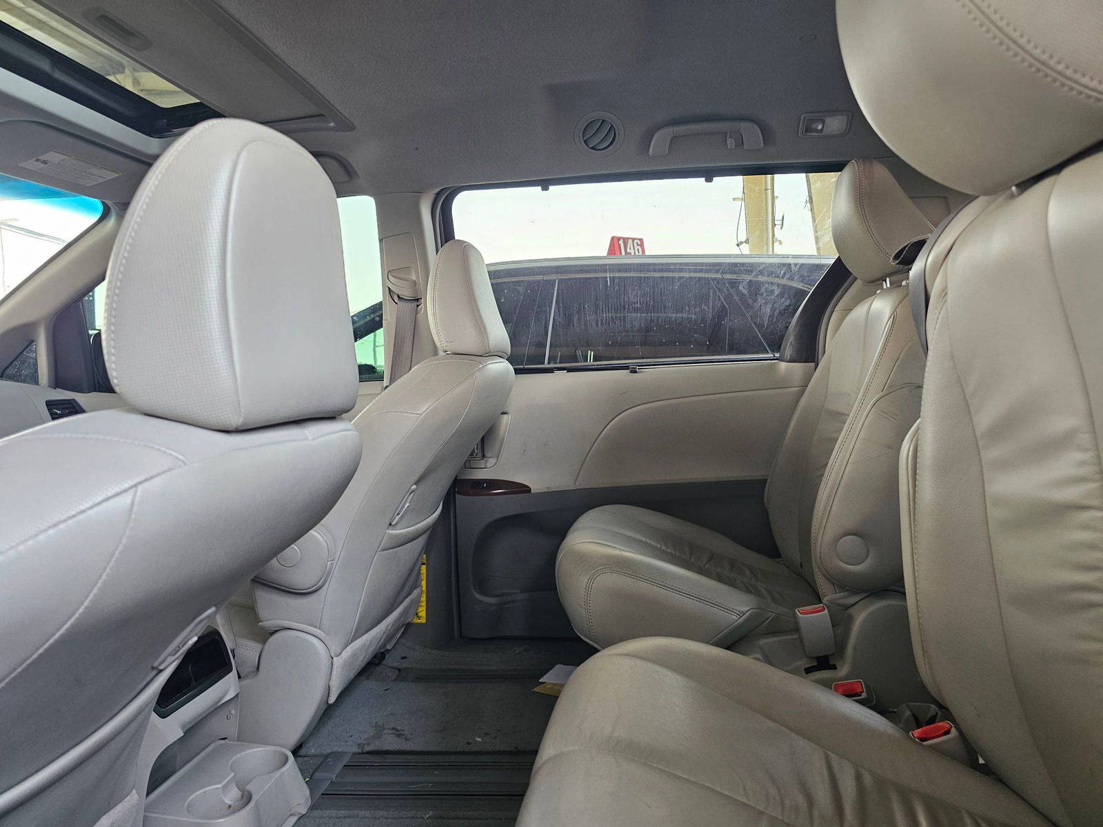 TOYOTA SIENNA 2011 - Marhaba Auction Used Cars - Image 7