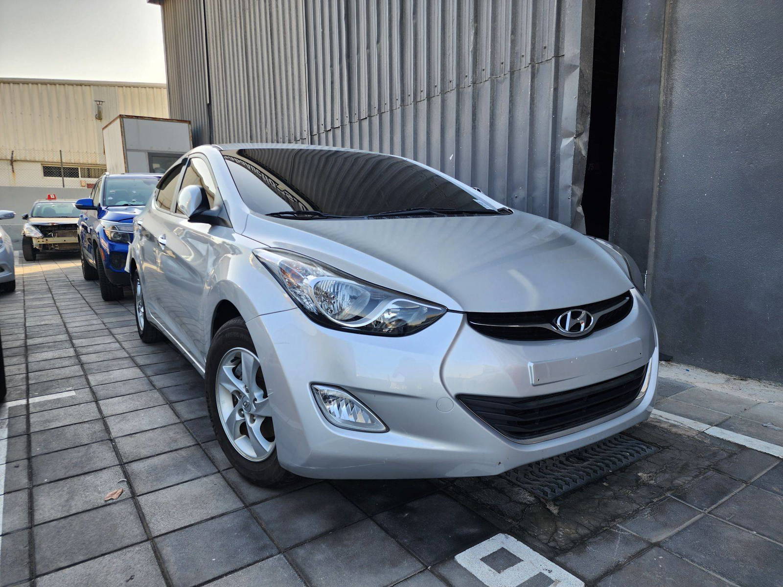 2011 HYUNDAI AVANTE — 95106 KM — Lot 122310 — Al Quoz - Marhaba Auctions Used Cars - Image 5