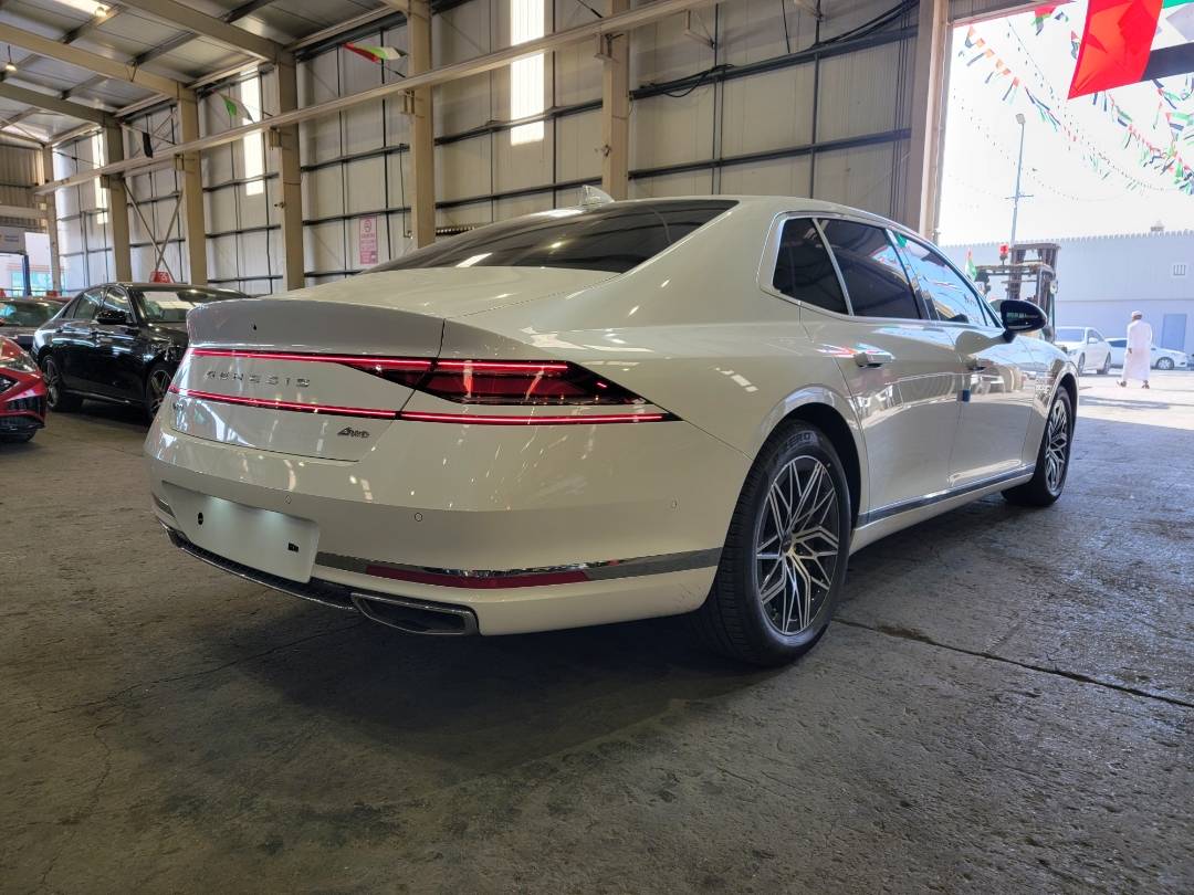 2025 GENESIS G90 — 130 KM — Lot SU046631 — Main - Marhaba Auctions Used Cars - Image 4