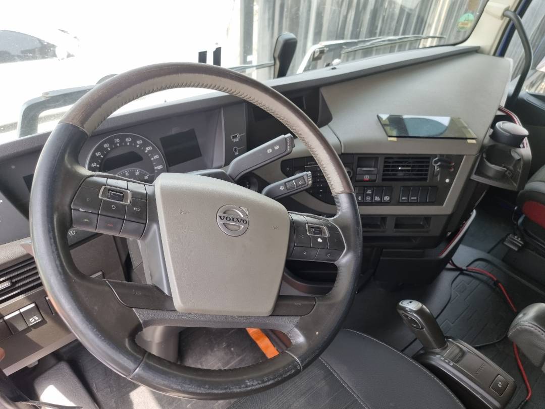2014 VOLVO FH-Series — 898124 KM — Lot EB694383 — Ind. 12 - Marhaba Auctions Used Cars - Image 8