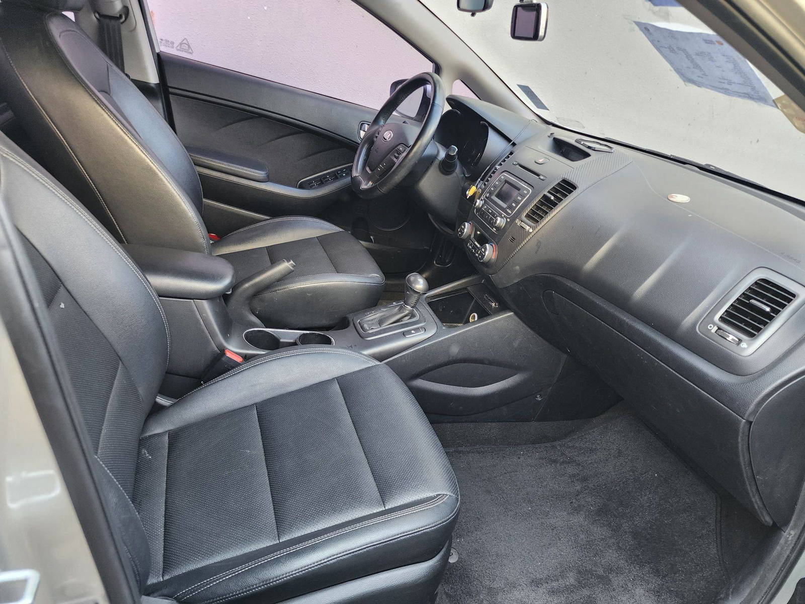 2013 KIA K3 — 80244 KM — Lot 017234 — Main - Marhaba Auctions Used Cars - Image 9