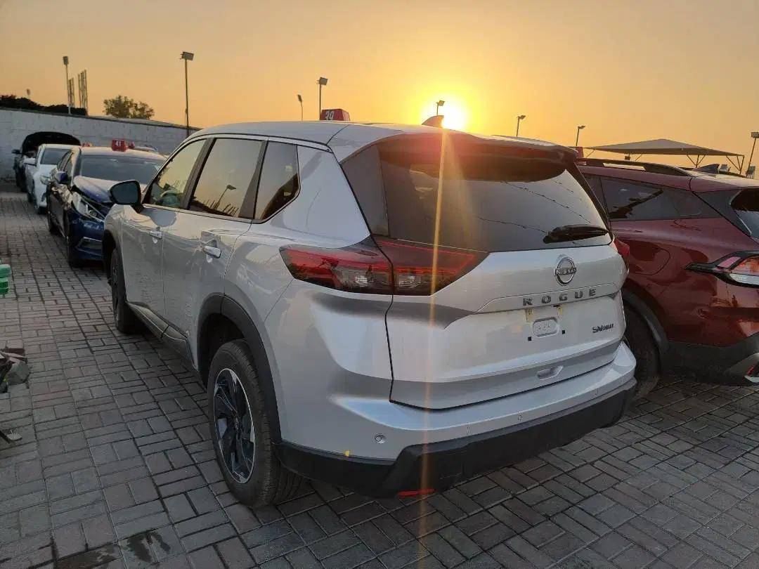 NISSAN ROGUE 2024 - Marhaba Auction Used Cars - Image 5