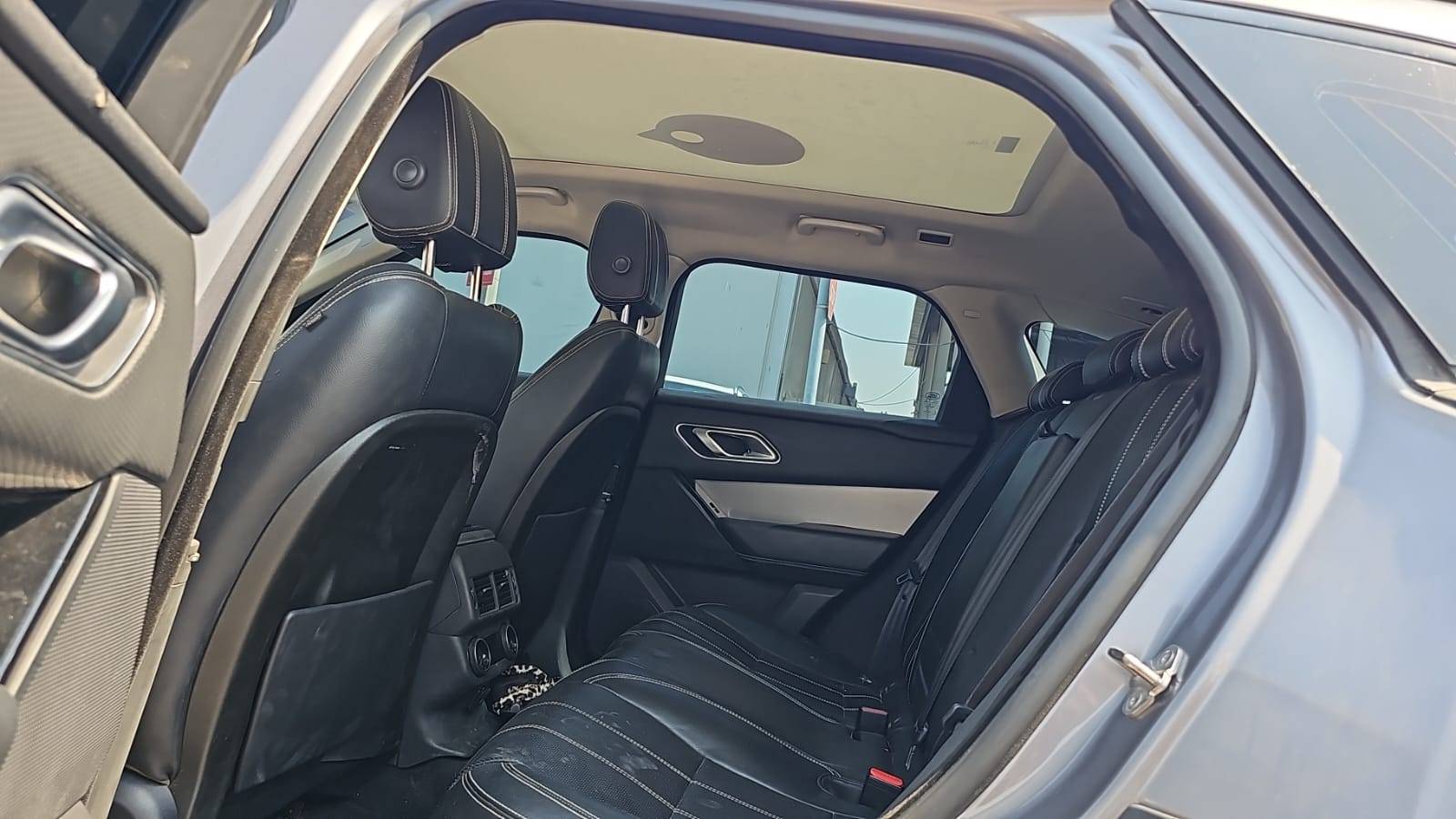 2020 LAND ROVER RANGE ROVER VELAR — 70432 KM — Lot LA269414 — Souq - Marhaba Auctions Used Cars - Image 6