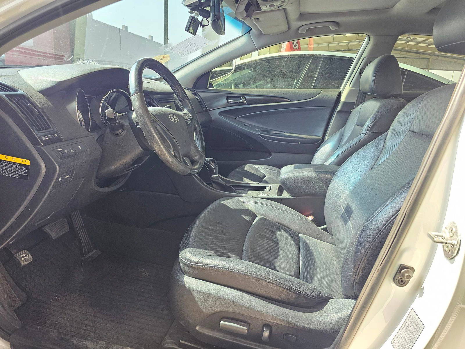 2012 HYUNDAI SONATA — 151078 KM — Lot 458476 — Souq - Marhaba Auctions Used Cars - Image 9
