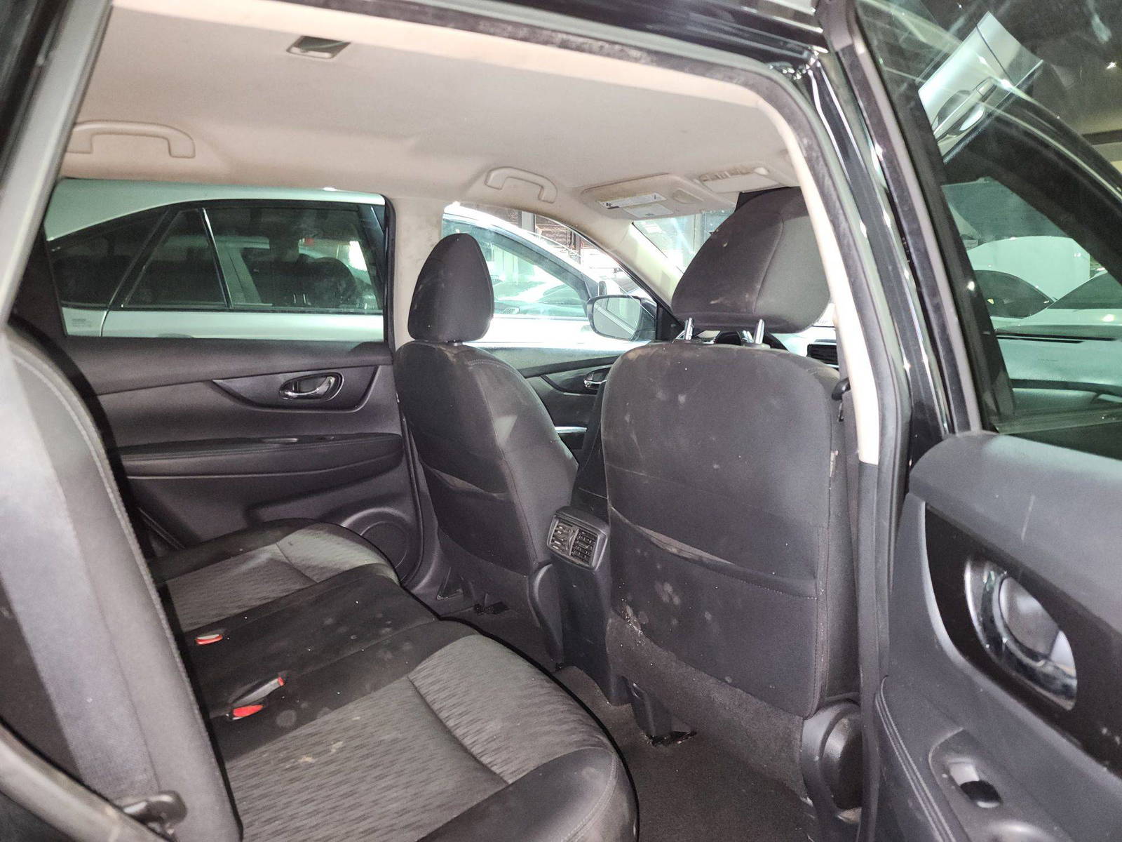 2017 NISSAN ROGUE — 203079 Miles — Lot 574966 — Al Quoz - Marhaba Auctions Used Cars - Image 7