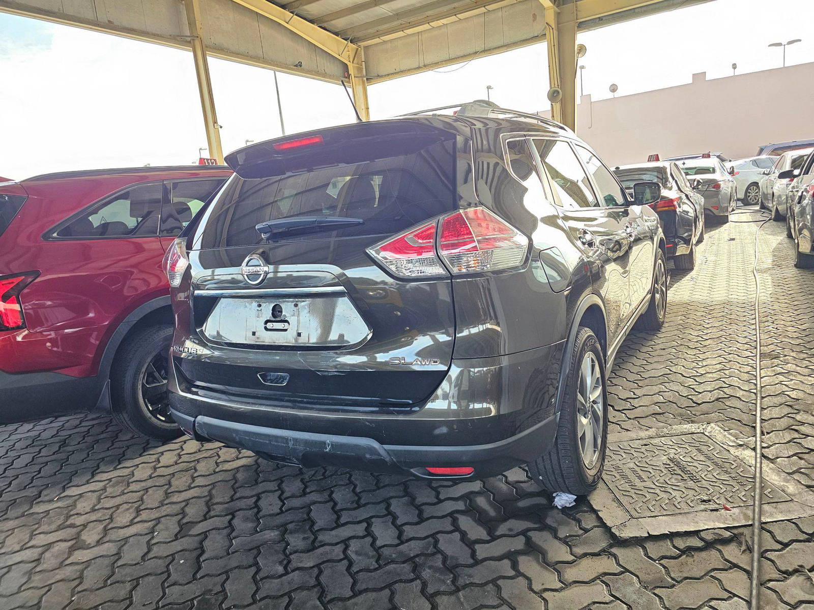 2015 NISSAN ROGUE — 202622 Miles — Lot 5FC842638 — Souq - Marhaba Auctions Used Cars - Image 4