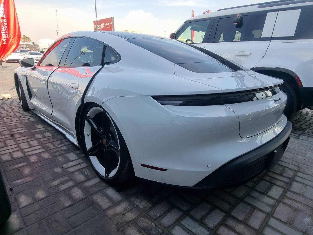 PORSCHE TAYCAN 2021 - Marhaba Auction Used Cars - Image 5