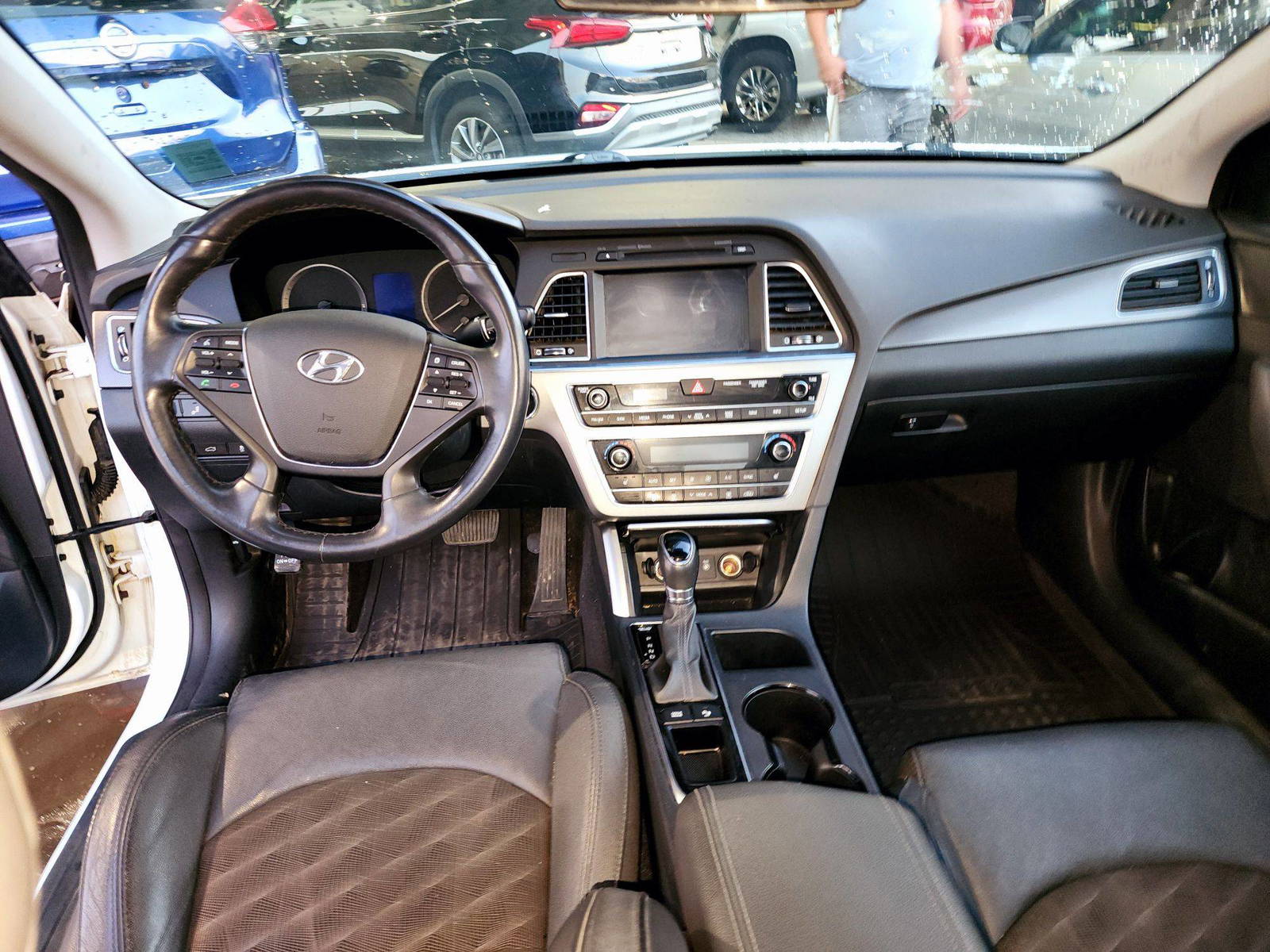 2016 HYUNDAI SONATA — 176861 KM — Lot F9GH384459 — Souq - Marhaba Auctions Used Cars - Image 7