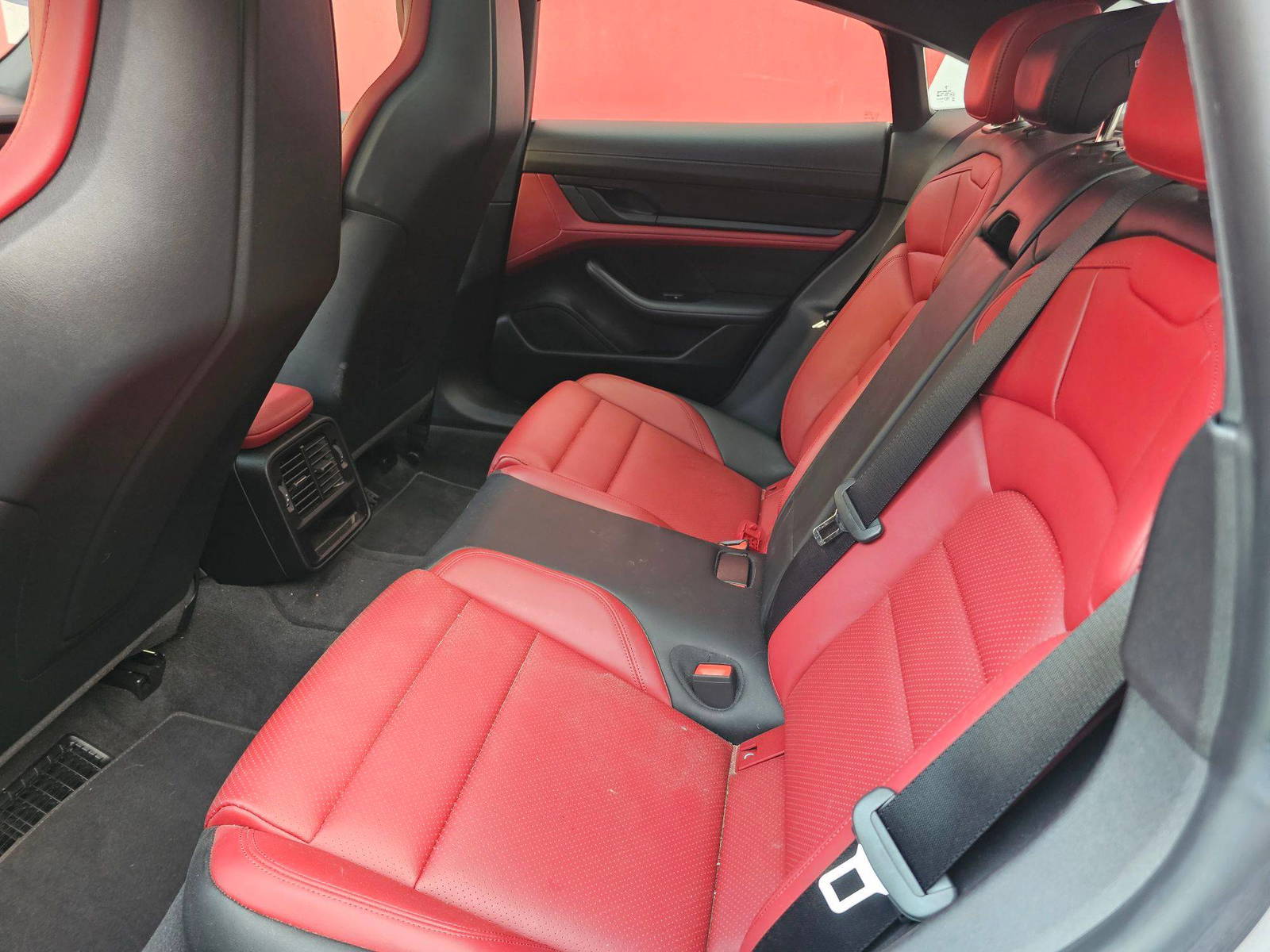 PORSCHE TAYCAN 2024 - Marhaba Auction Used Cars - Image 9