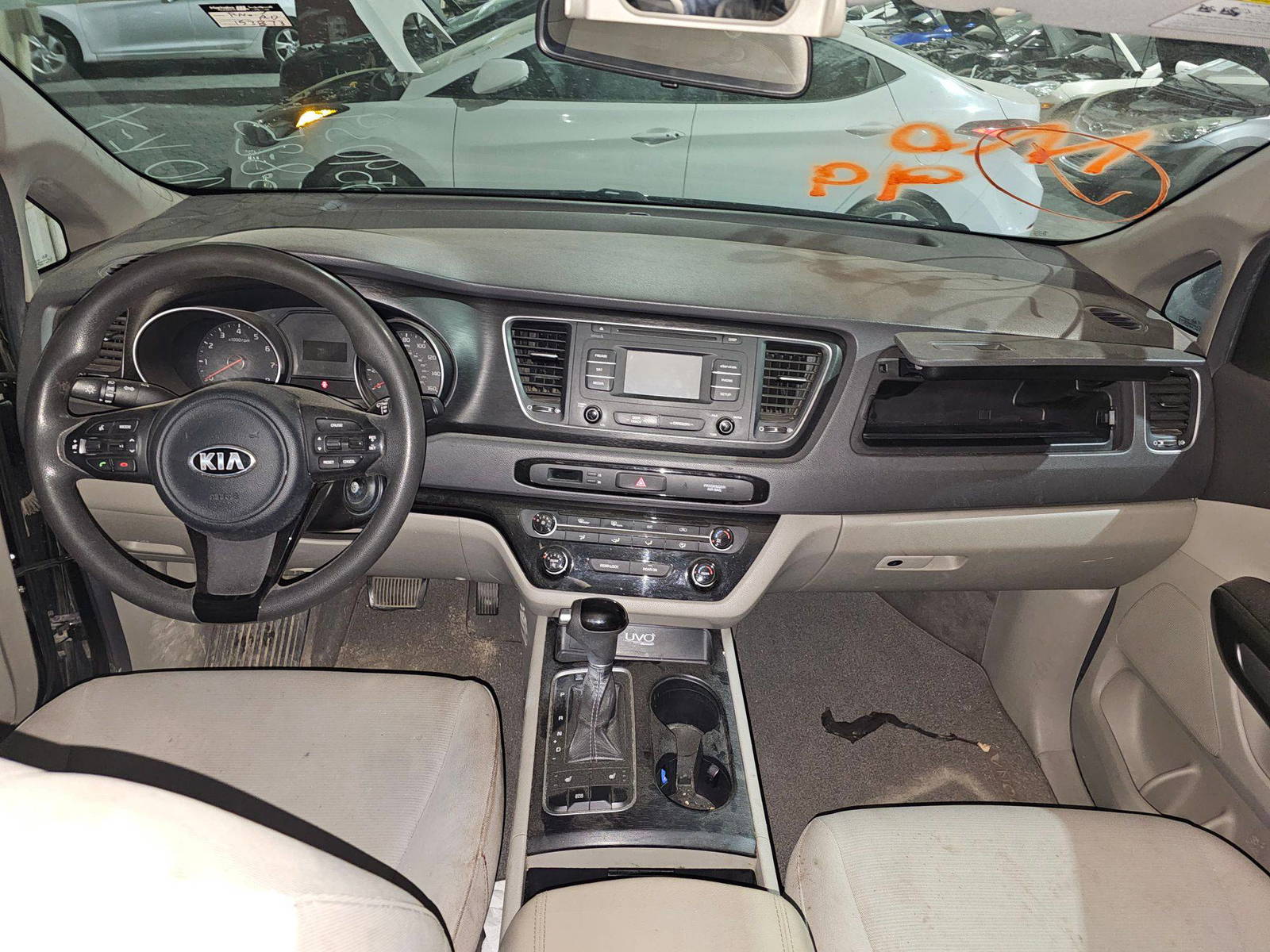 2015 KIA SEDONA — 153872 Miles — Lot 8F6059039 — Souq - Marhaba Auctions Used Cars - Image 7