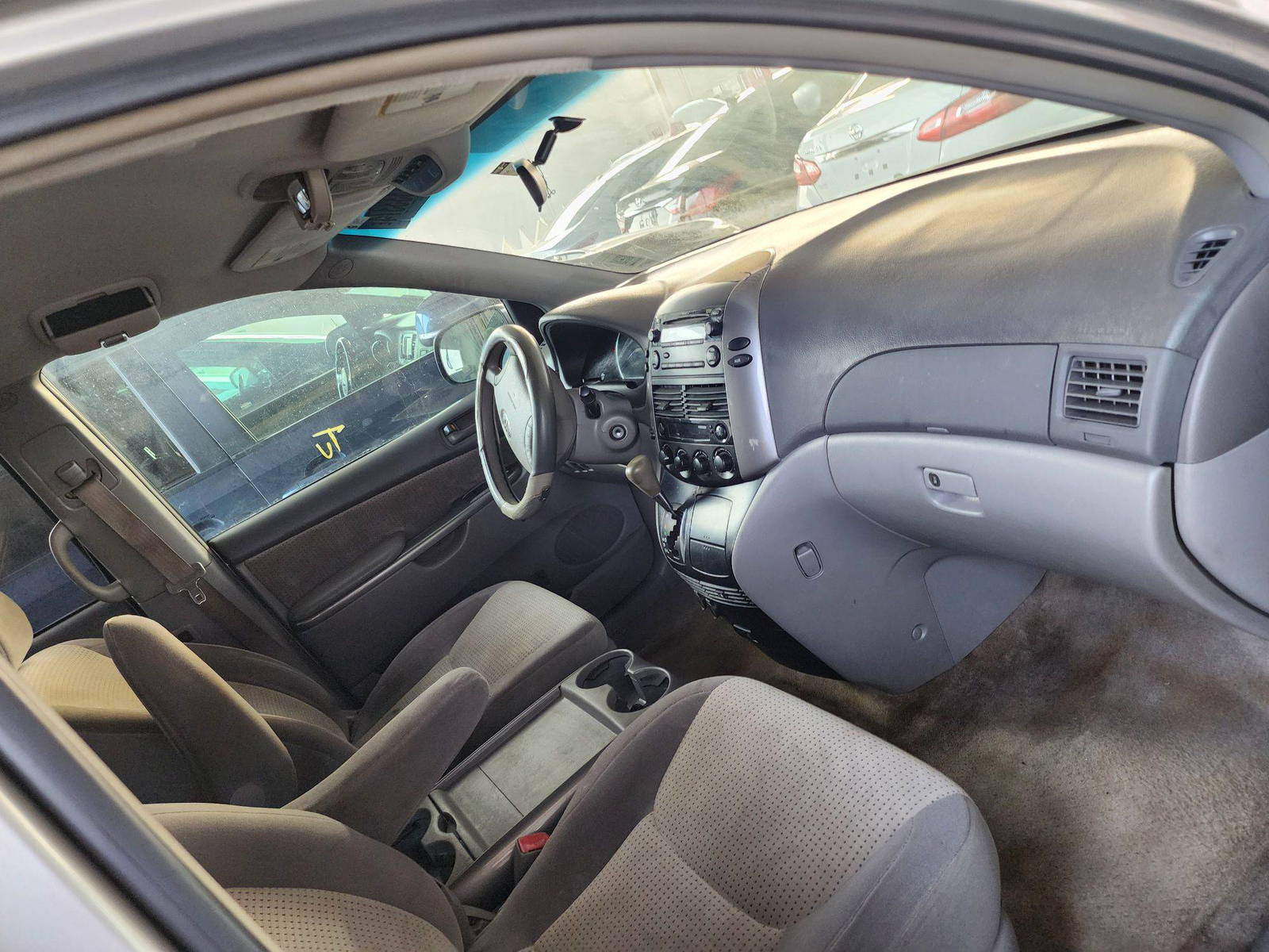 2009 TOYOTA SIENNA — 163458 Miles — Lot 48333374 — Souq - Marhaba Auctions Used Cars - Image 5