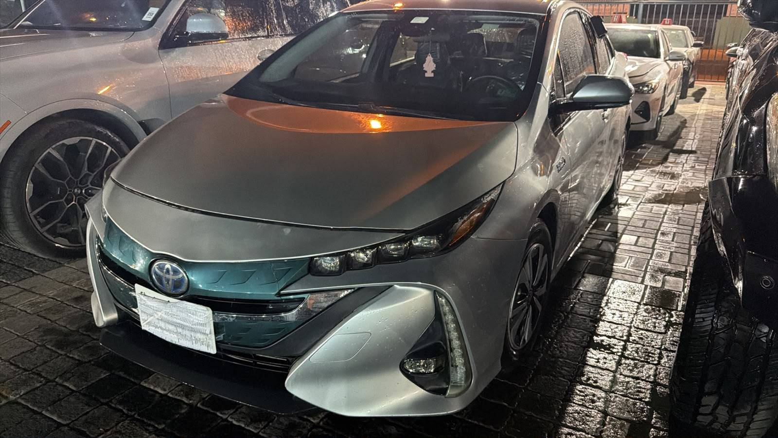 2017 TOYOTA PRIUS — 267724 KM — Lot ARFP6H3001565 - Marhaba Auctions Used Cars - Image 6