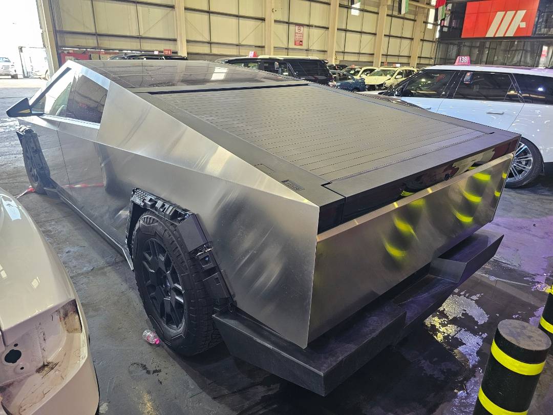 TESLA CYBERTRUCK 2025 - Marhaba Auction Used Cars - Image 4