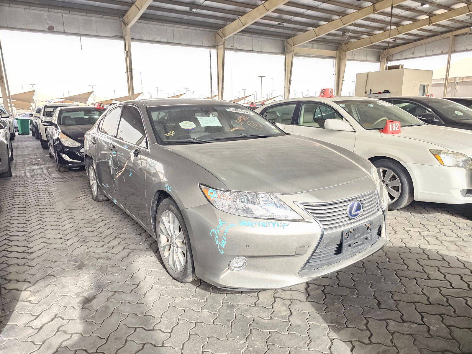 2015 LEXUS ES 300H — 148909 Miles — Lot 69030425 — Souq - Marhaba Auctions Used Cars - Image 4