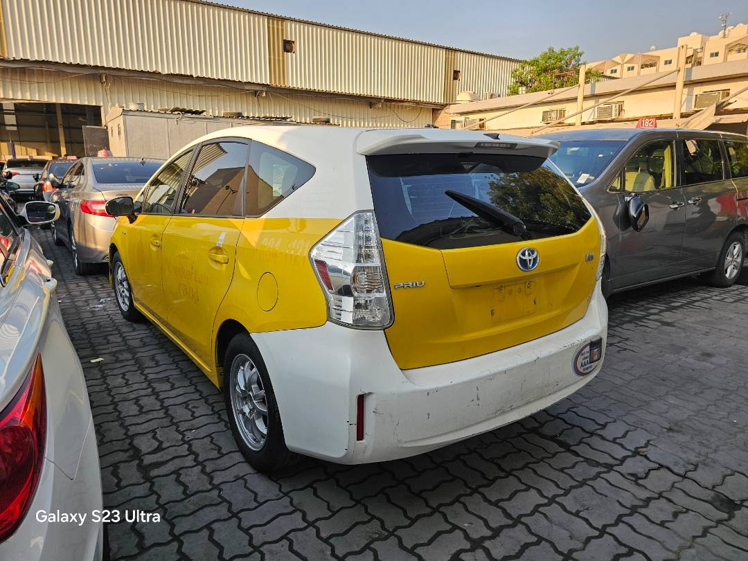 2012 TOYOTA PRIUS — 429515 Miles — Lot 3161142 — Main - Marhaba Auctions Used Cars - Image 5