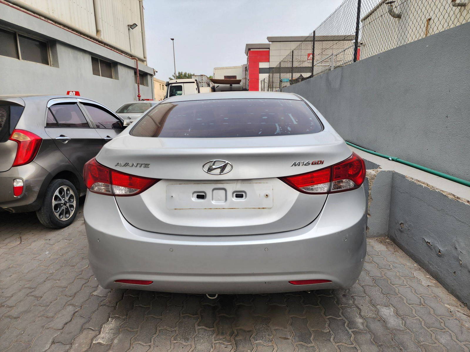 2011 HYUNDAI AVANTE — 127270 KM — Lot 033627 — Al Quoz - Marhaba Auctions Used Cars - Image 7