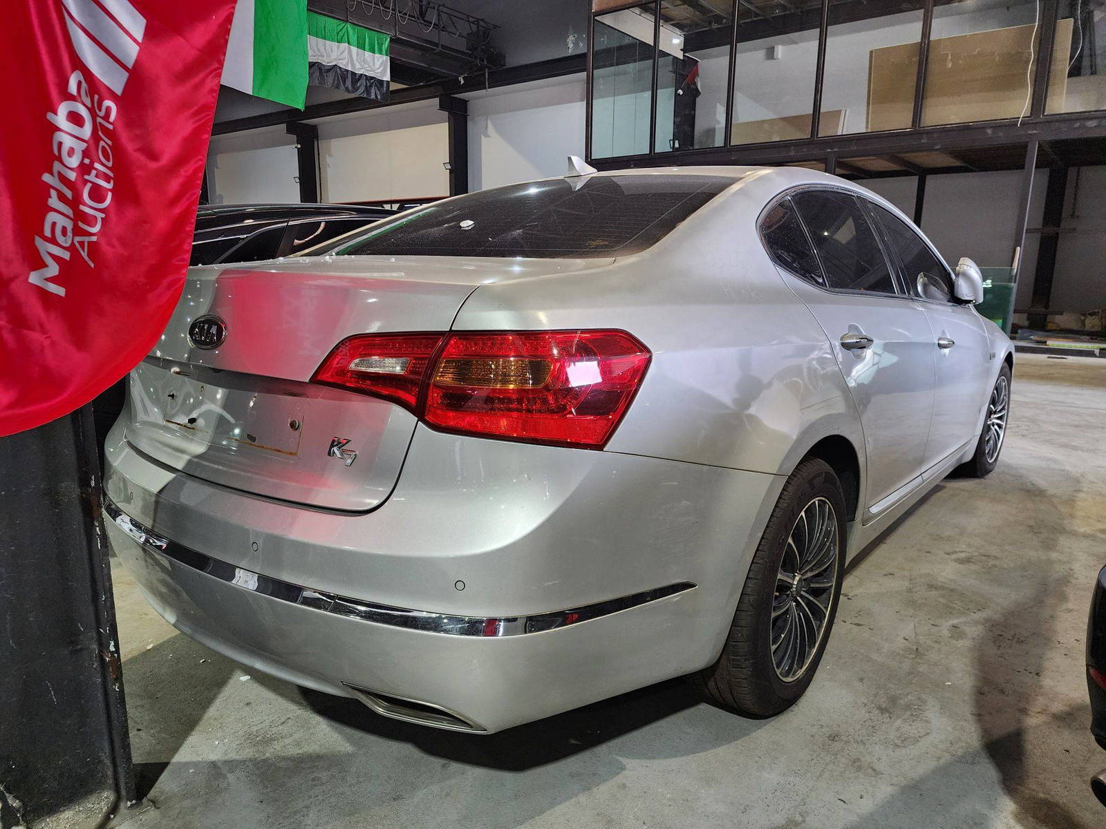 2011 KIA K7 — 228678 KM — Lot 215487 — Souq - Marhaba Auctions Used Cars - Image 7