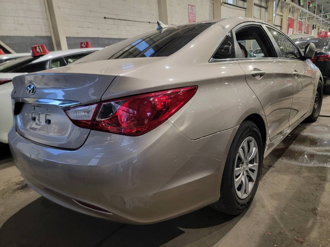 2011 HYUNDAI SONATA — 160883 Miles — Lot 76188223 - Marhaba Auctions Used Cars - Image 4