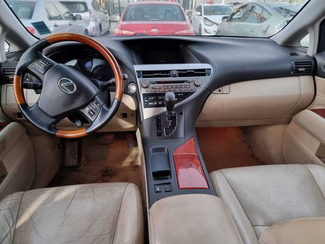 2010 LEXUS RX 350 — 123452 Miles — Lot 215487 — Souq - Marhaba Auctions Used Cars - Image 7