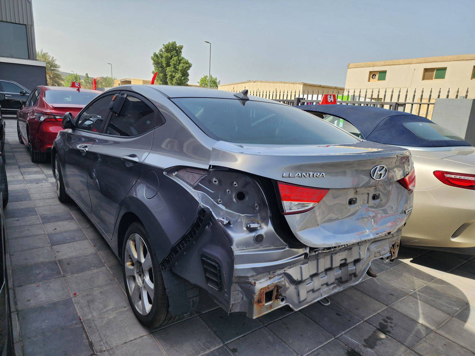 2012 HYUNDAI ELANTRA — 186024 Miles — Lot 58692614 — Souq - Marhaba Auctions Used Cars - Image 4