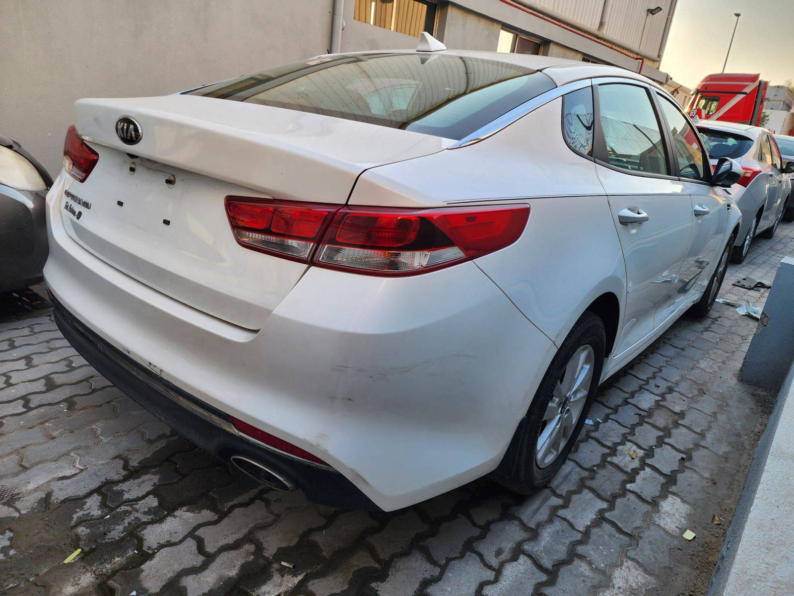 2016 KIA OPTIMA — 163822 Miles — Lot 63590804 — Al Quoz - Marhaba Auctions Used Cars - Image 4