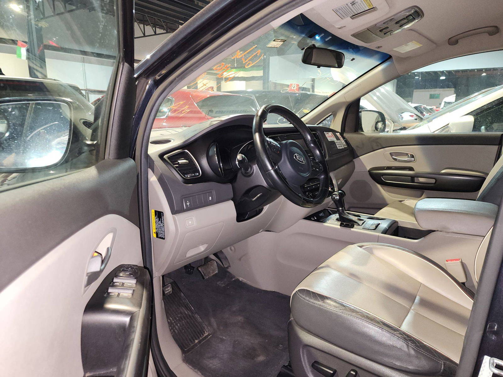 2017 KIA SEDONA — 153505 Miles — Lot 214587 — UMM RAMOOL - Marhaba Auctions Used Cars - Image 10