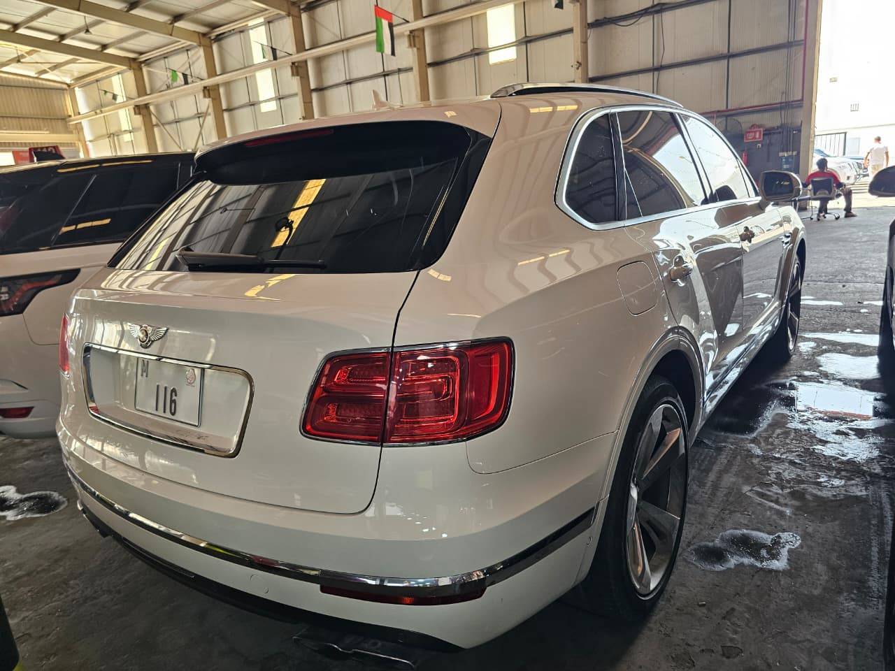 2019 BENTLEY BENTAYGA — 91743 KM — Lot 84956865 — Main - Marhaba Auctions Used Cars - Image 4