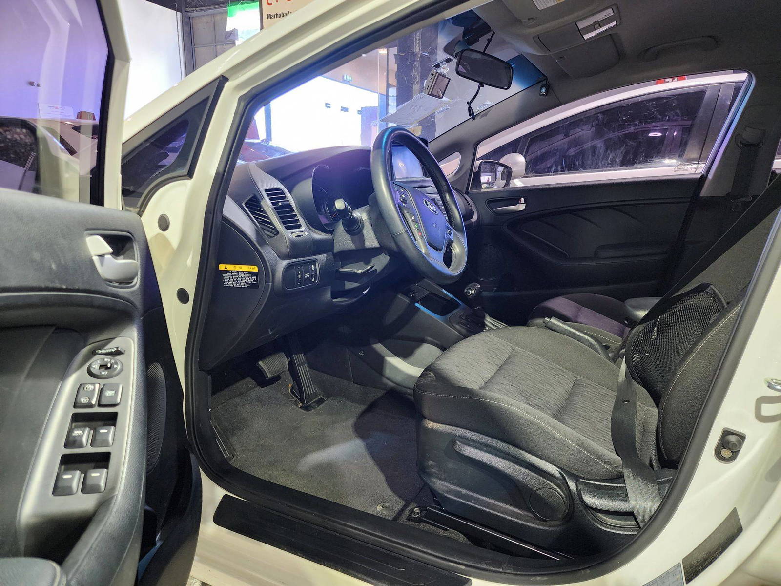 2013 KIA K3 — 81590 KM — Lot 084088 — Al Quoz - Marhaba Auctions Used Cars - Image 9
