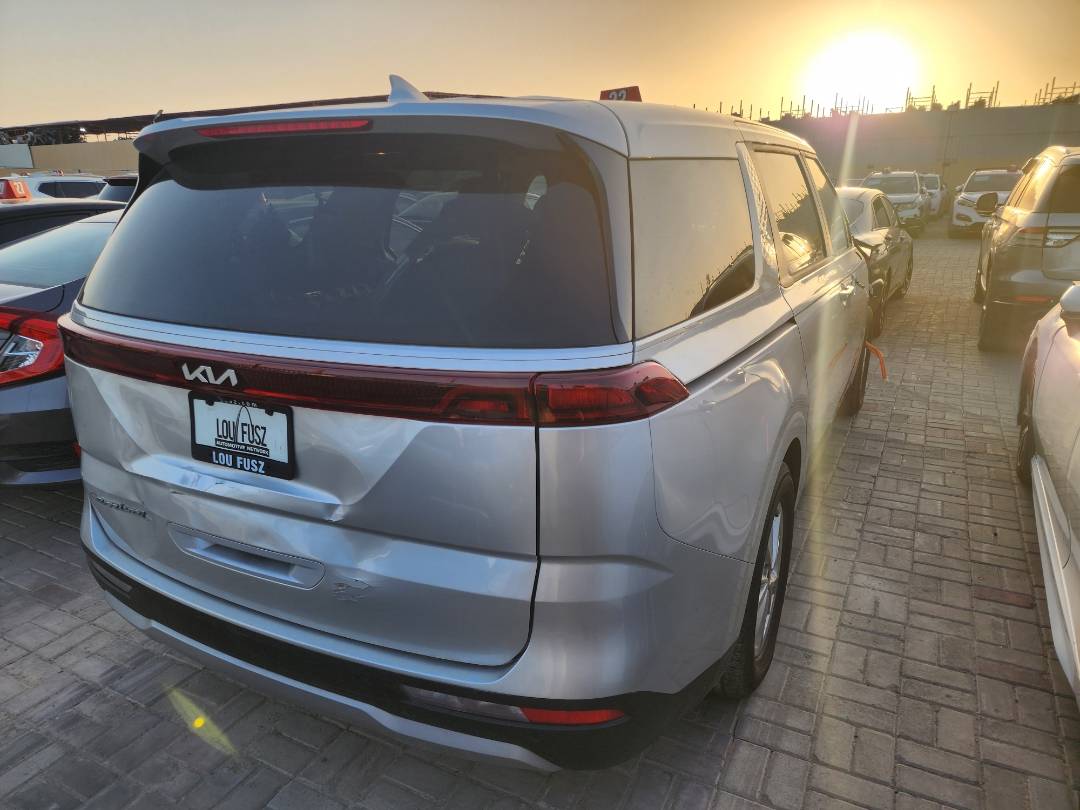 KIA CARNIVAL LX