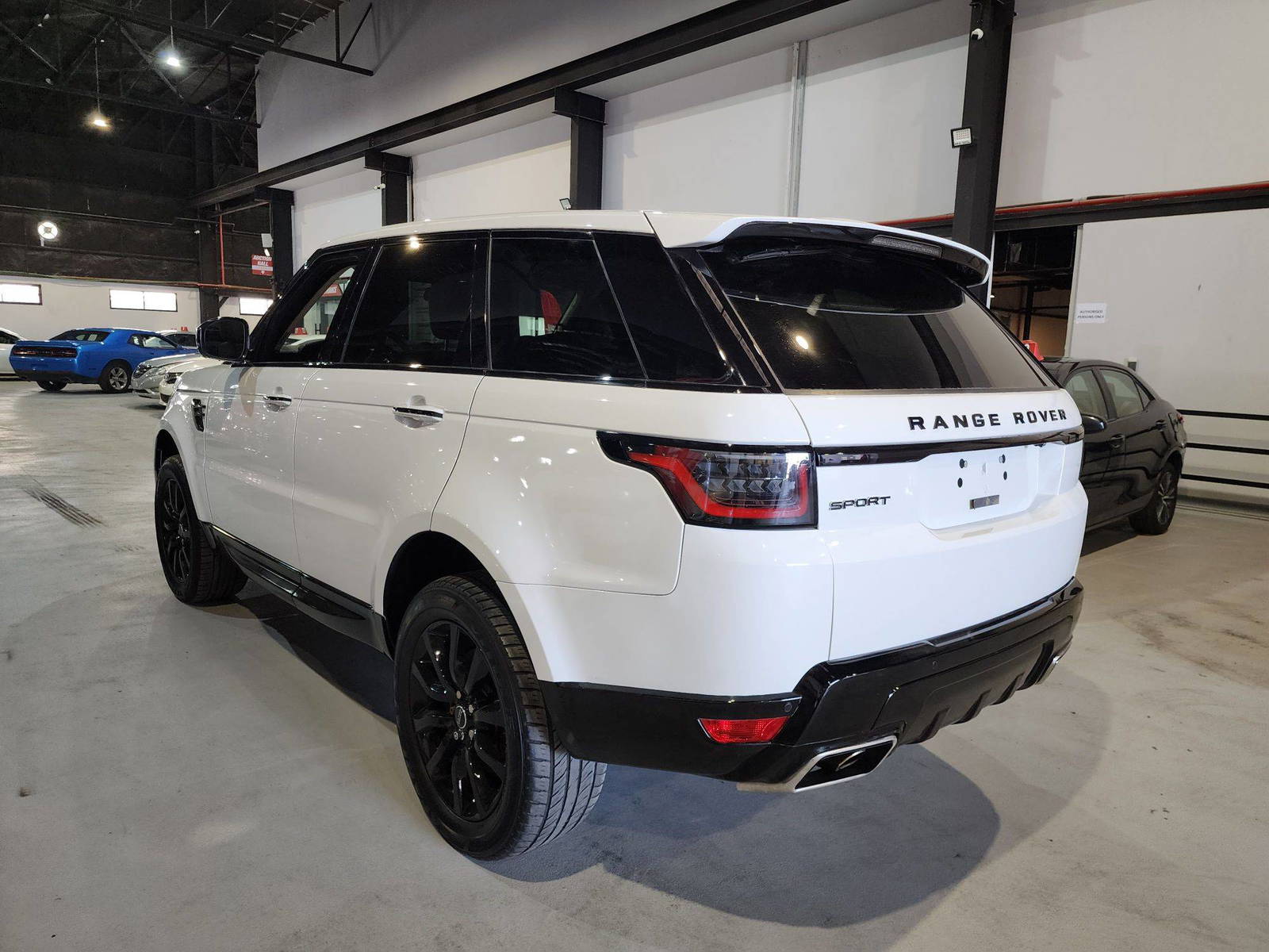2014 LAND ROVER RANGE ROVER SPORT HSE — 111747 Miles — Lot 76462 — Main - Marhaba Auctions Used Cars - Image 5