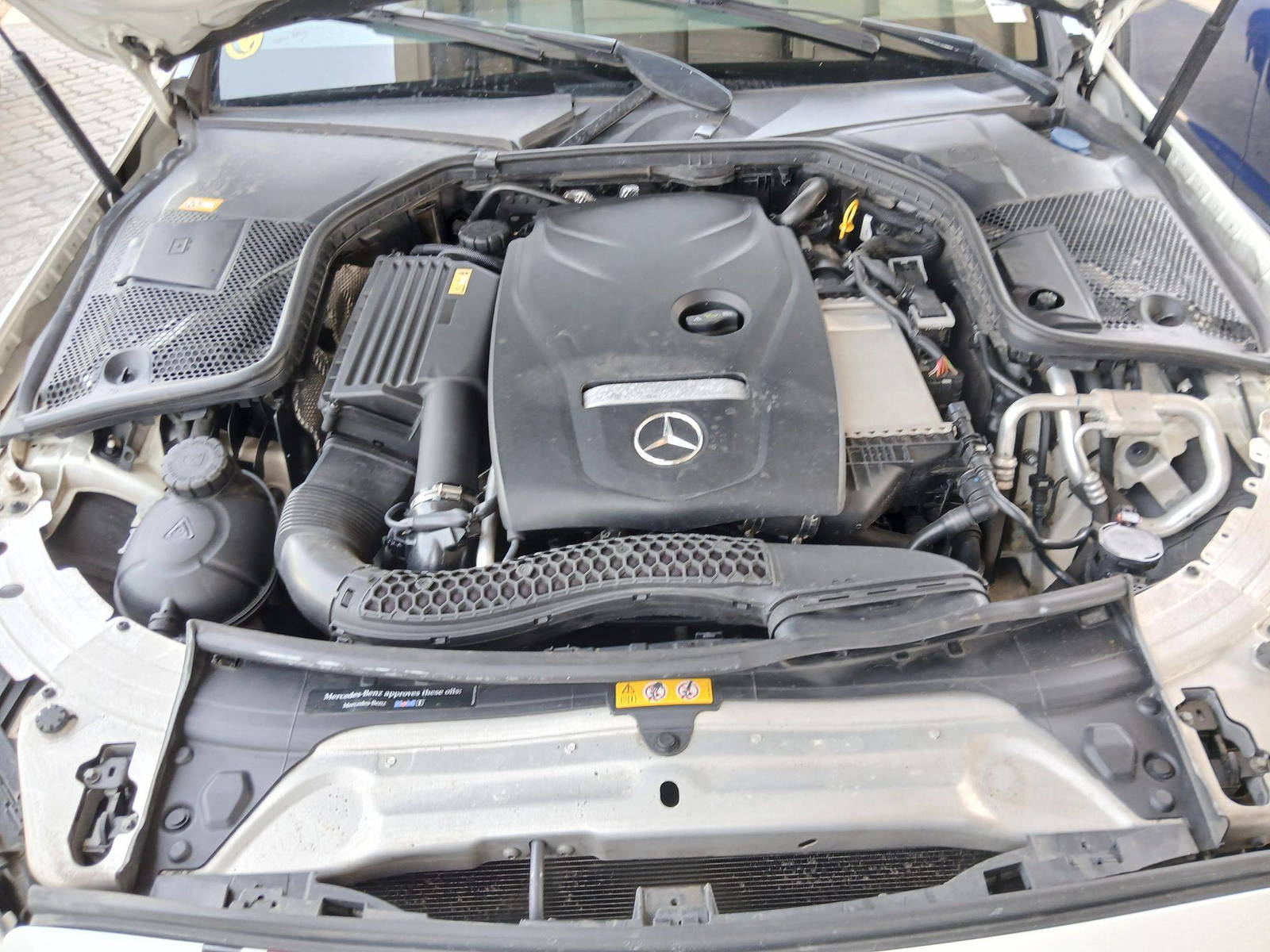 2016 MERCEDES BENZ C300 — 140857 Miles — Lot 8GU149104 — Souq - Marhaba Auctions Used Cars - Image 11