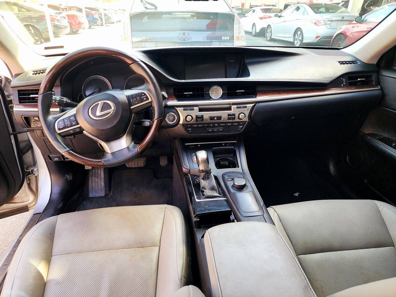 2016 LEXUS ES 350 — 157115 Miles — Lot GU032044 — Souq - Marhaba Auctions Used Cars - Image 7