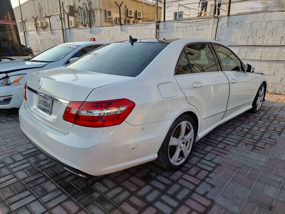 2011 MERCEDES BENZ E 350 — 176035 Miles — Lot 125487 — Souq - Marhaba Auctions Used Cars - Image 4