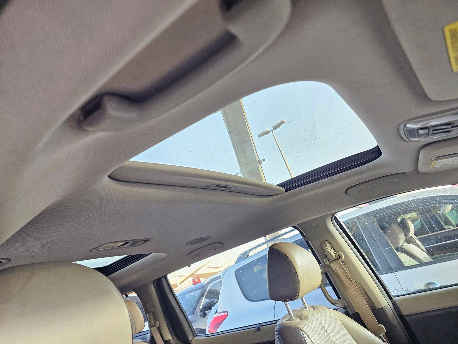 KIA SEDONA 2015 - Marhaba Auction Used Cars - Image 8