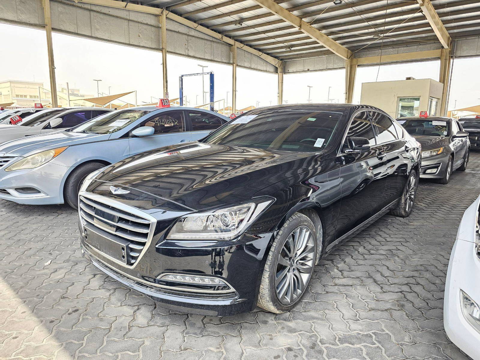 2016 HYUNDAI GENESIS — 271292 KM — Lot 160366 — Souq - Marhaba Auctions Used Cars - Image 5
