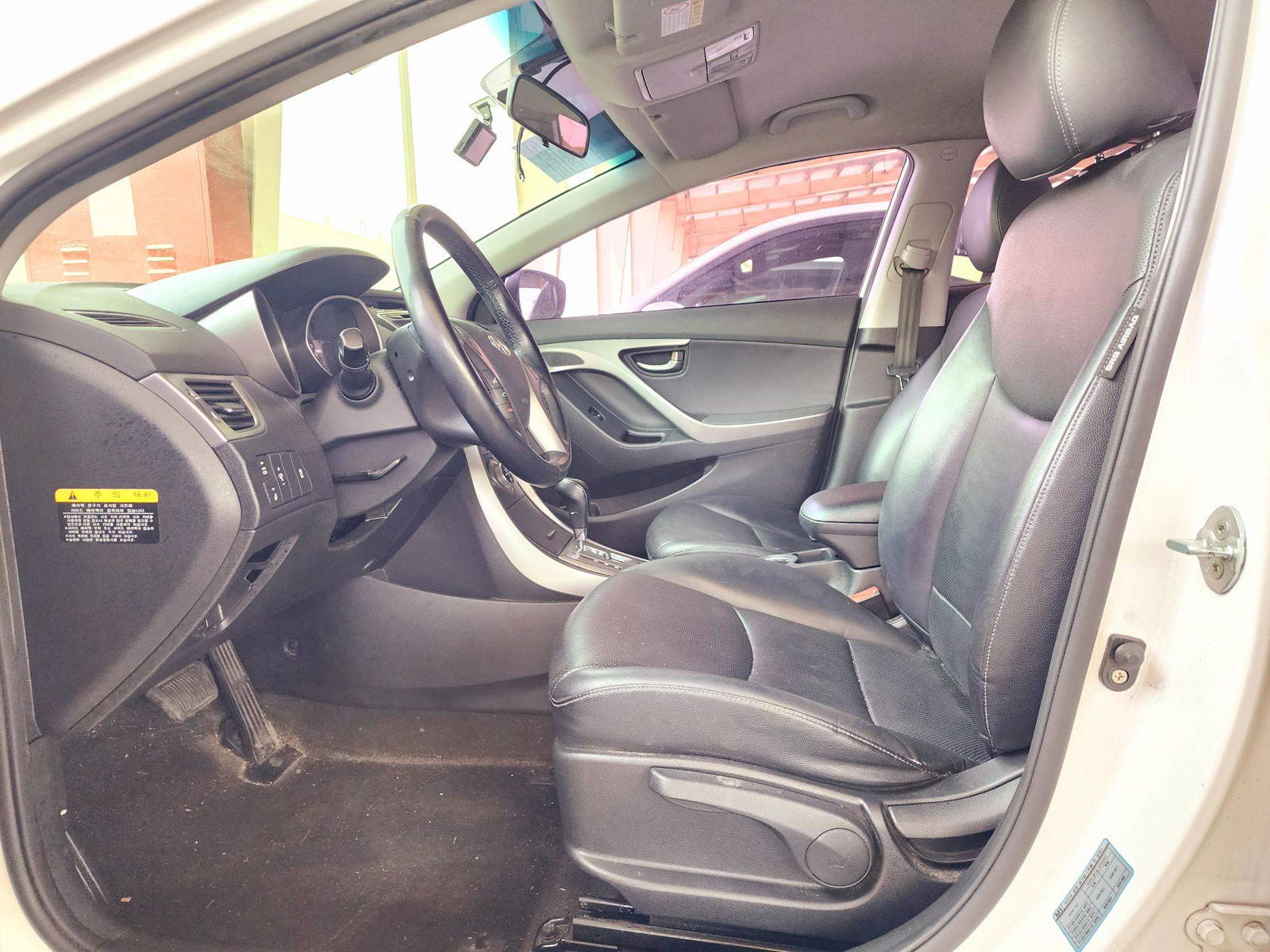 2013 HYUNDAI AVANTE — 147554 KM — Lot 672850 — Souq - Marhaba Auctions Used Cars - Image 8
