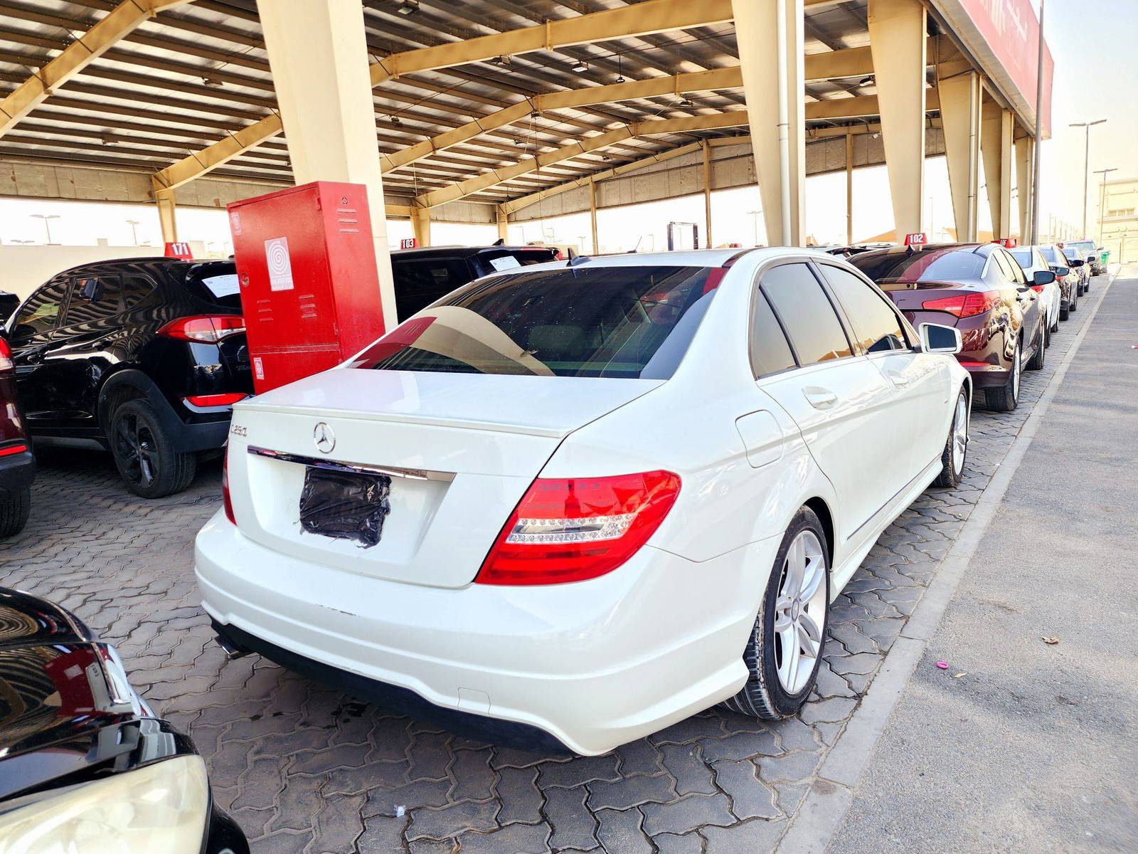 2012 MERCEDES BENZ C-250 — 136802 KM — Lot 1CR223180 — Souq - Marhaba Auctions Used Cars - Image 3