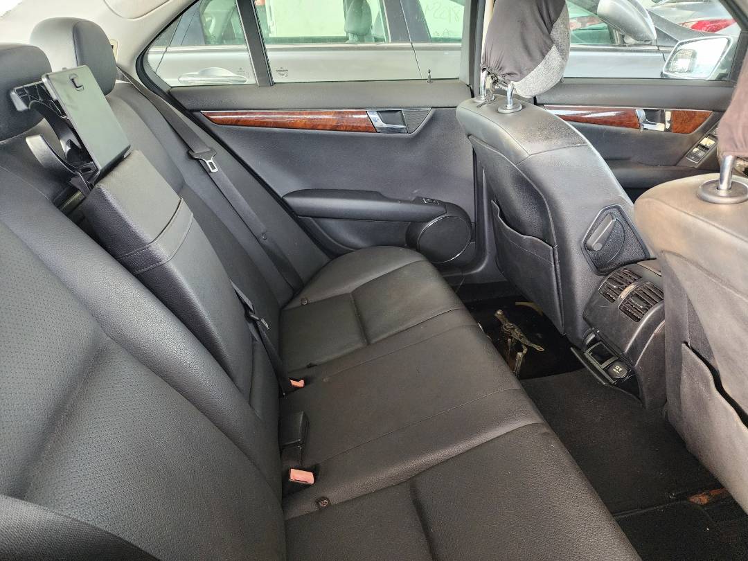 2010 MERCEDES BENZ C300 — 181780 Miles — Lot 38343368 - Marhaba Auctions Used Cars - Image 6