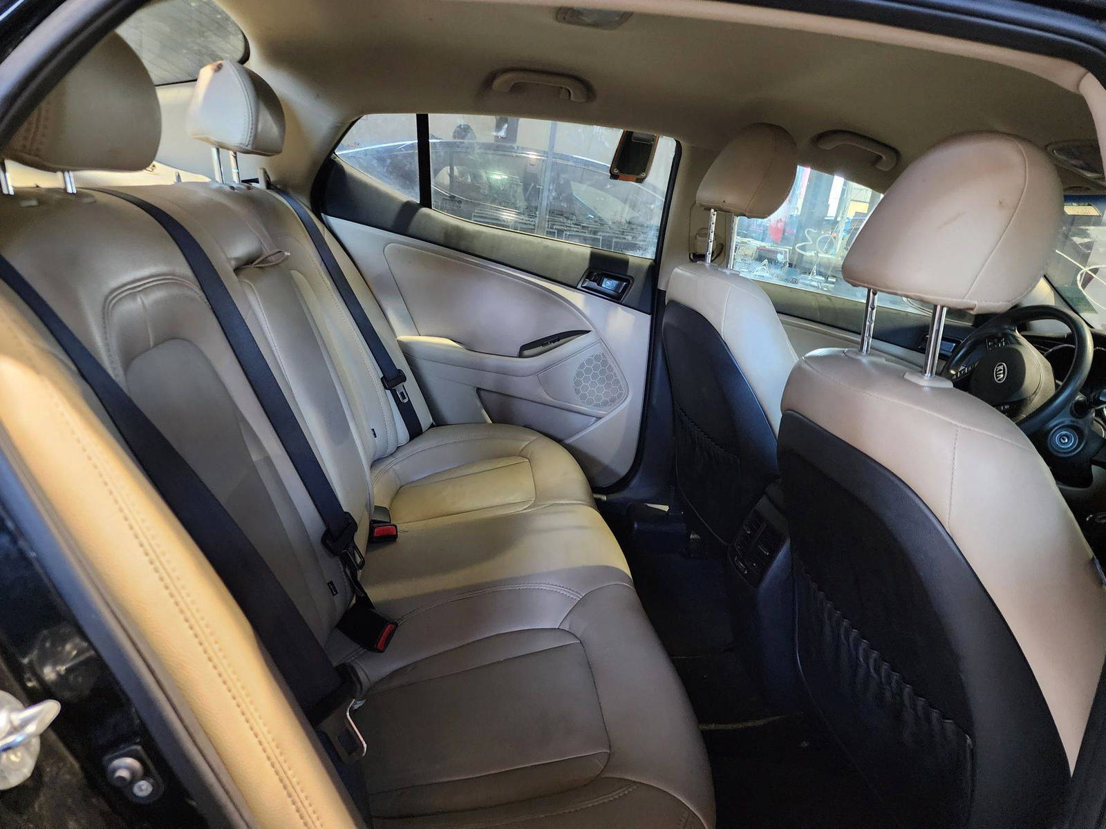 2011 KIA OPTIMA — 173064 Miles — Lot 5100016 — Al Quoz - Marhaba Auctions Used Cars - Image 6