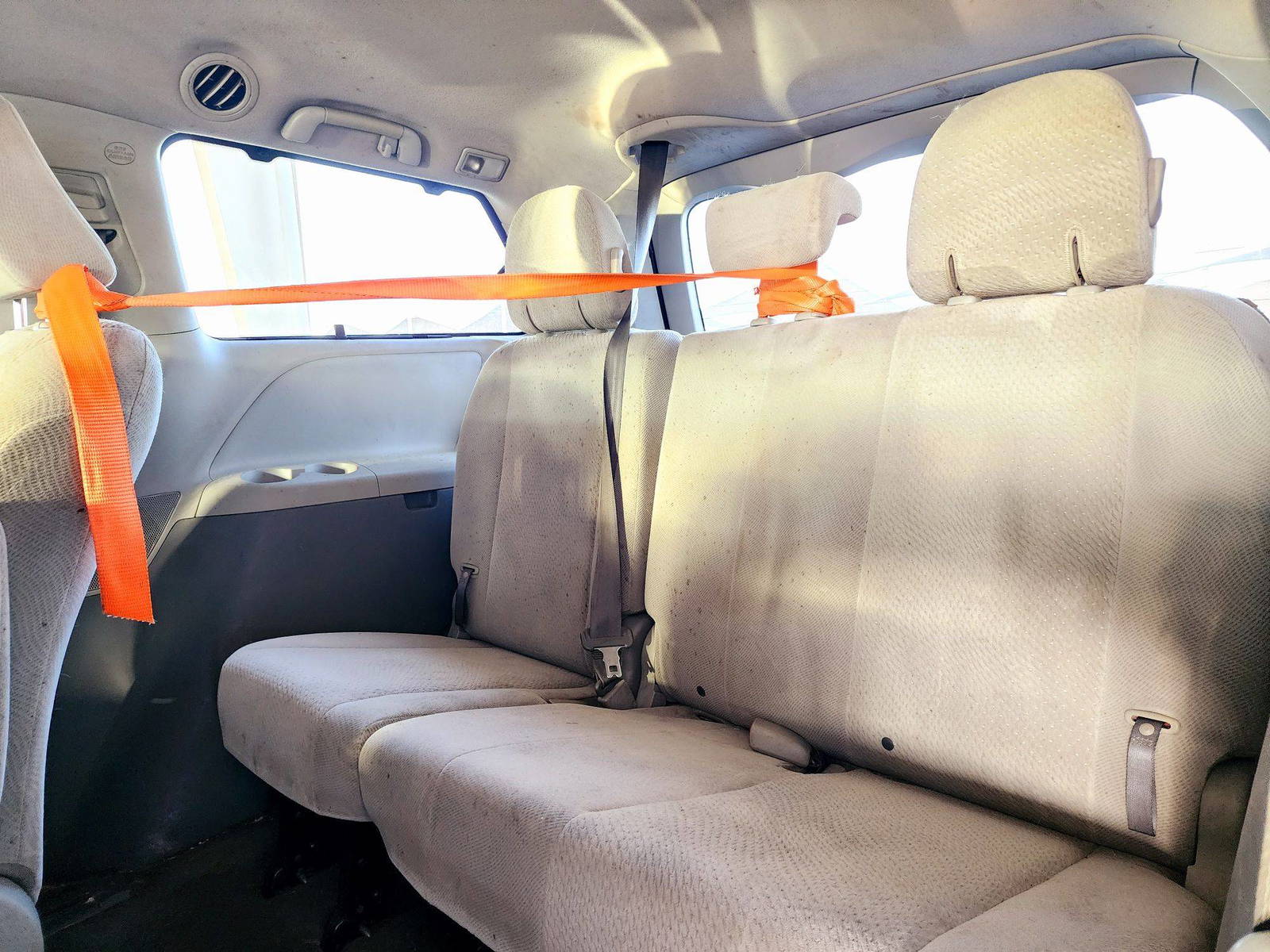 2011 TOYOTA SIENNA — 190421 Miles — Lot 56614904 — Souq - Marhaba Auctions Used Cars - Image 6