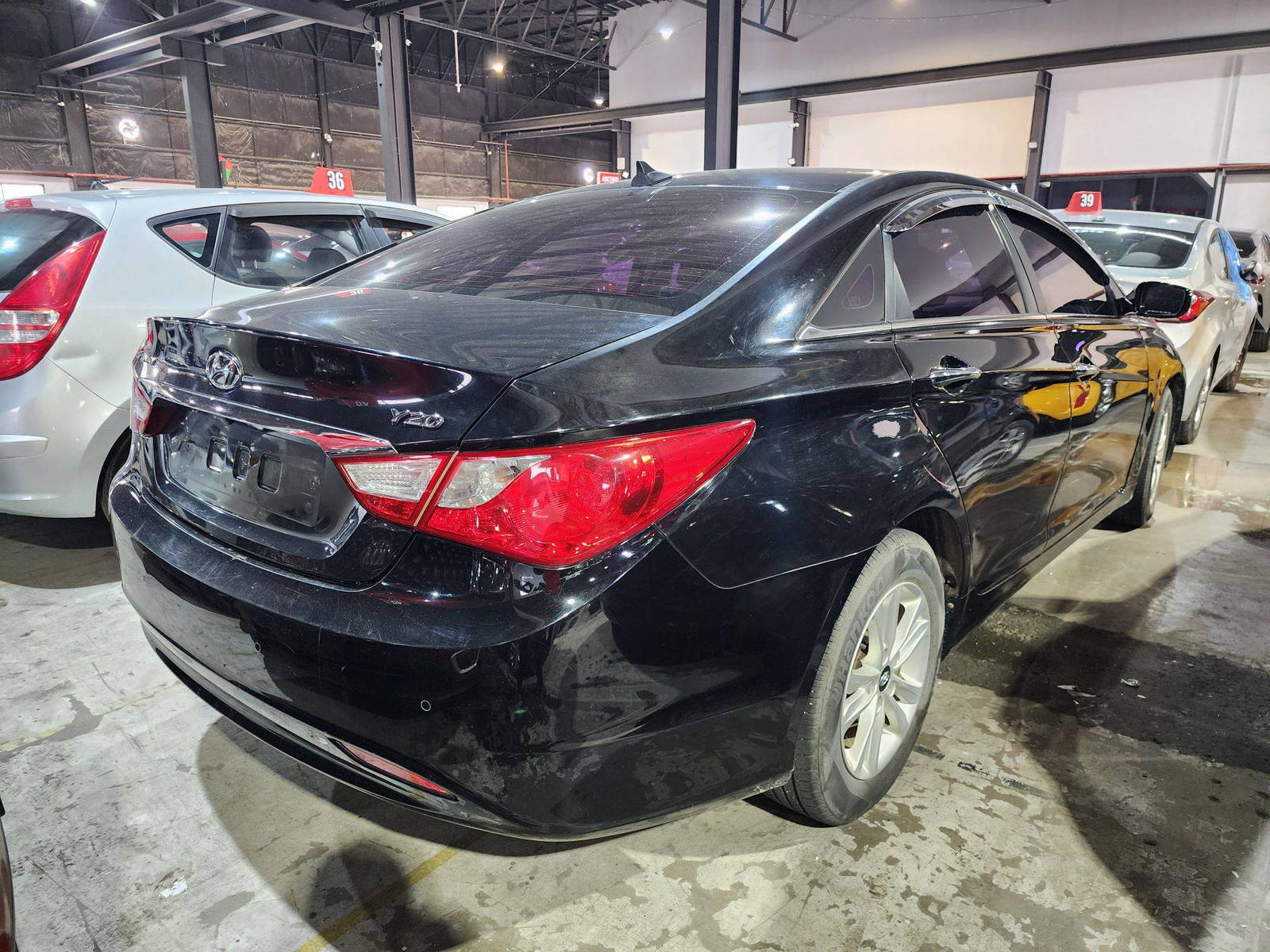 2011 HYUNDAI SONATA — 213355 KM — Lot 303520 — Al Quoz - Marhaba Auctions Used Cars - Image 4