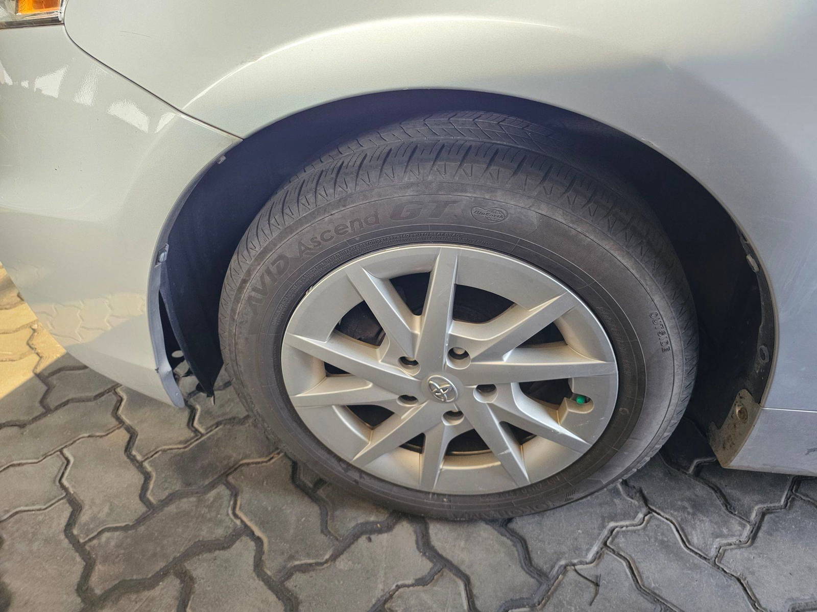 2014 TOYOTA PRIUS V — 187271 Miles — Lot 3EJ014868 — Souq - Marhaba Auctions Used Cars - Image 9