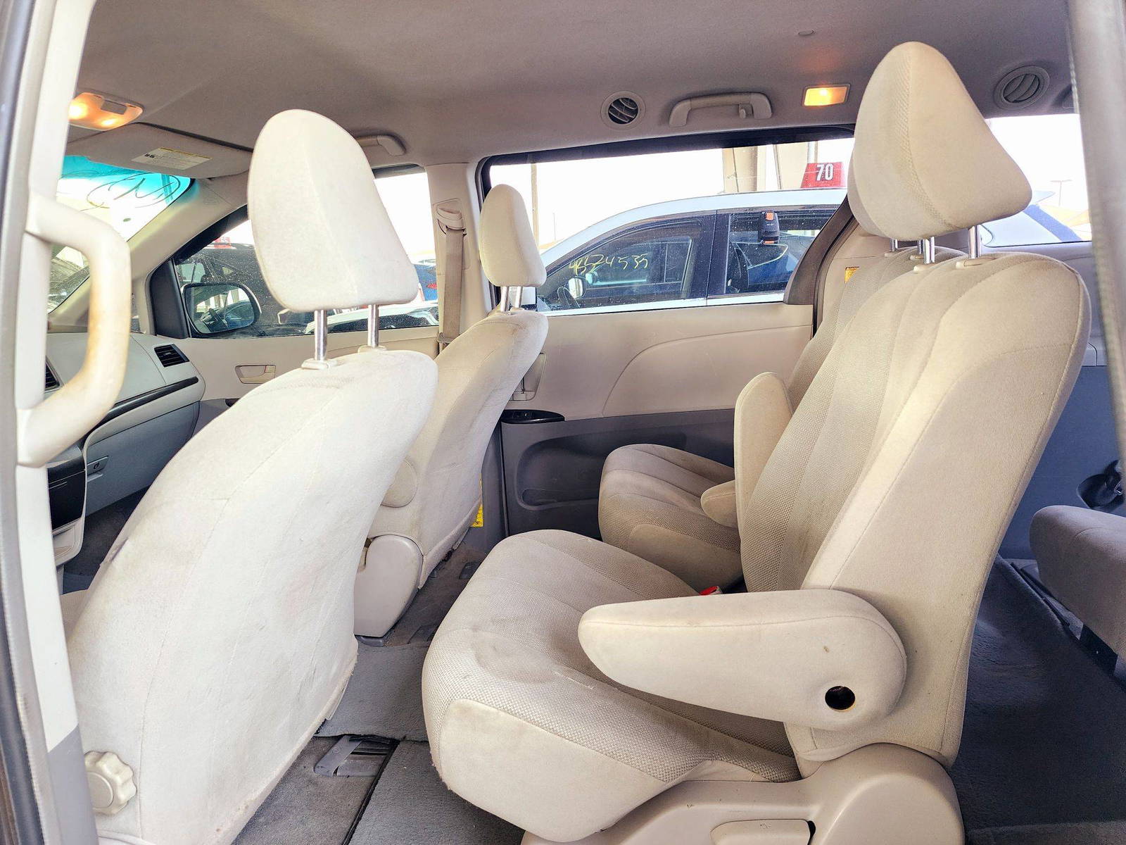 2013 TOYOTA SIENNA — 141912 Miles — Lot 41133922 — Souq - Marhaba Auctions Used Cars - Image 6
