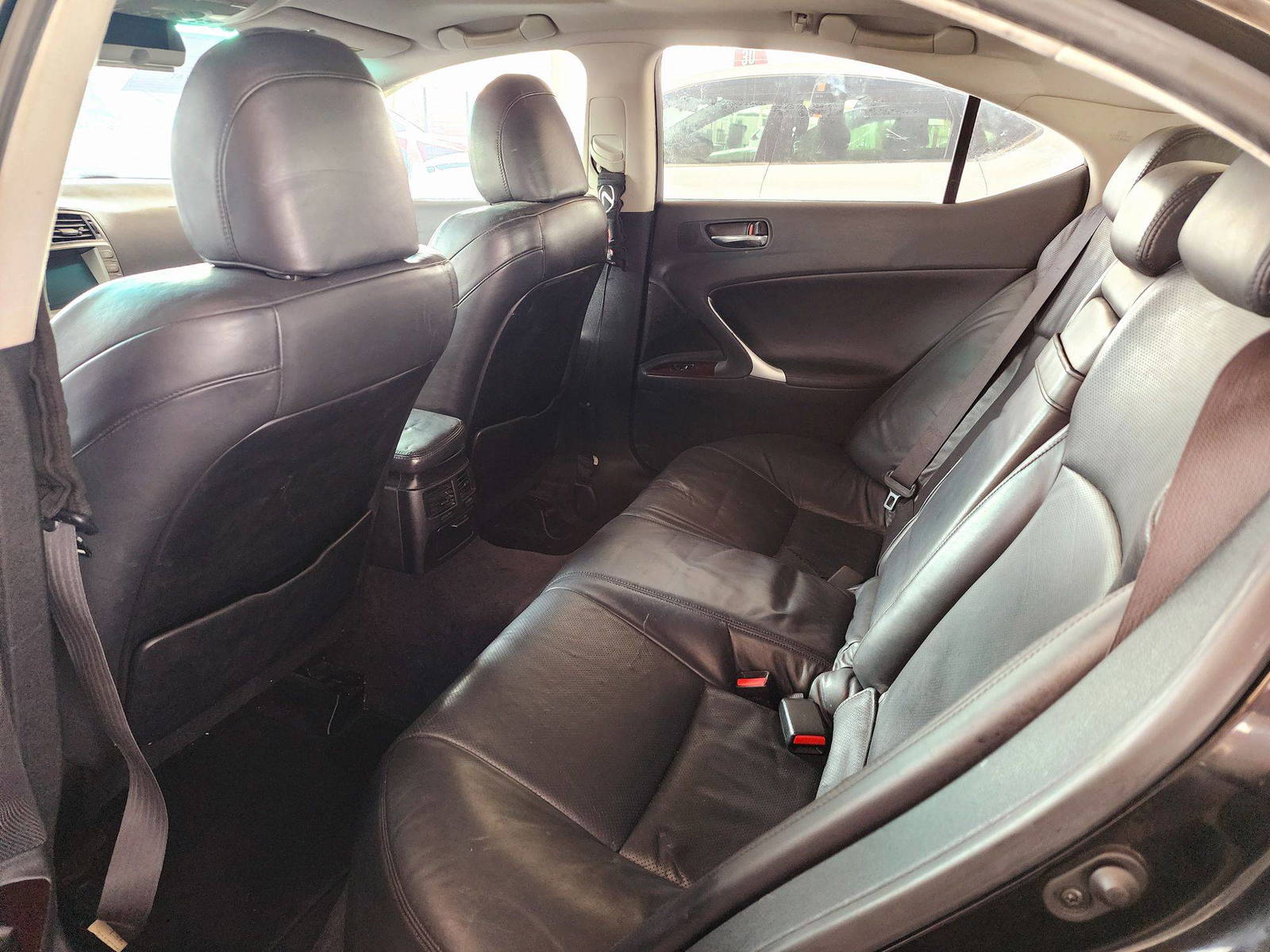 2007 LEXUS IS 250 — 201853 Miles — Lot 63032374 — Souq - Marhaba Auctions Used Cars - Image 7
