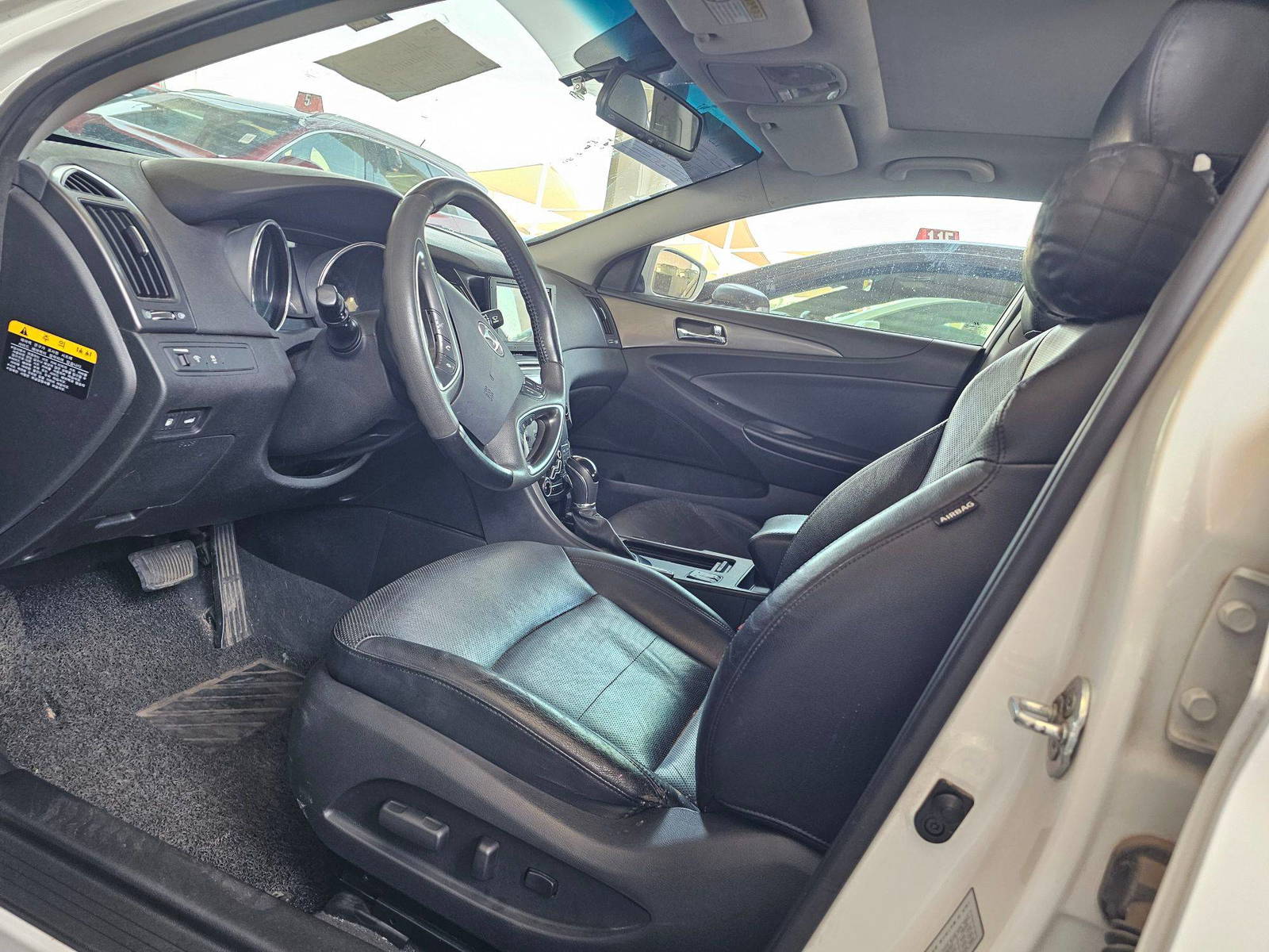 2012 HYUNDAI SONATA — 249660 KM — Lot 035069 — Souq - Marhaba Auctions Used Cars - Image 9