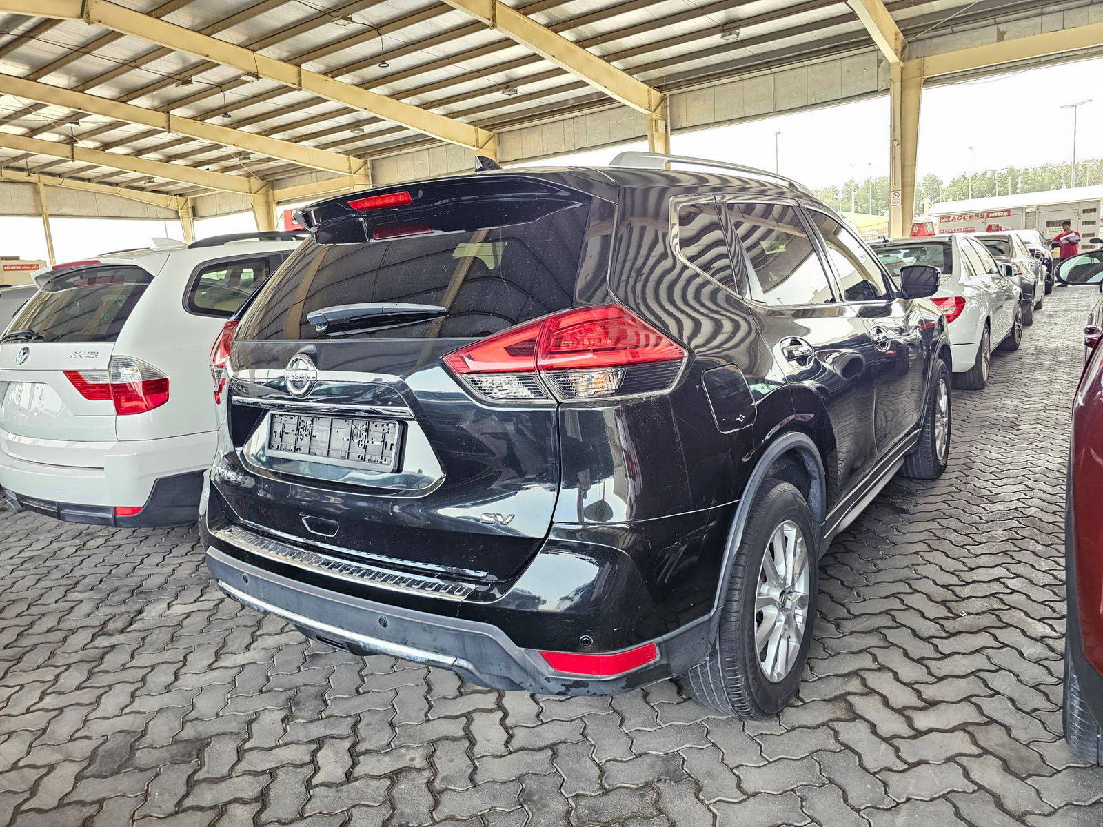 2017 NISSAN ROGUE — 197268 KM — Lot T2HP507352 — Souq - Marhaba Auctions Used Cars - Image 3