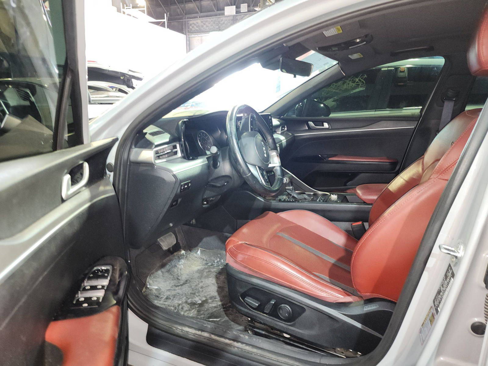 2022 KIA K5 — 80460 Miles — Lot 26NG104115 — Souq - Marhaba Auctions Used Cars - Image 9