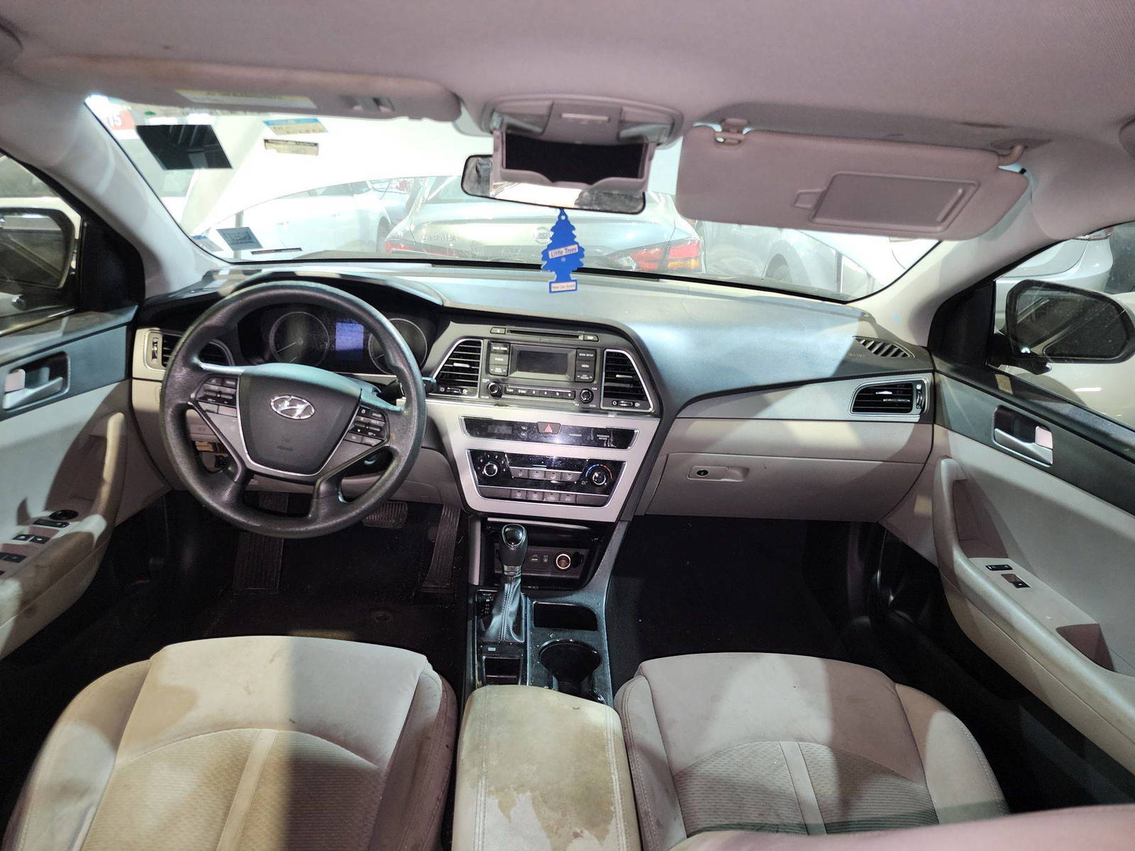2015 HYUNDAI SONATA — 202820 Miles — Lot 3879432 — Al Quoz - Marhaba Auctions Used Cars - Image 4