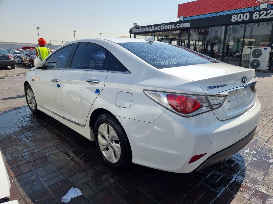 2014 HYUNDAI SONATA — 174178 KM — Lot 215487 — Souq - Marhaba Auctions Used Cars - Image 5
